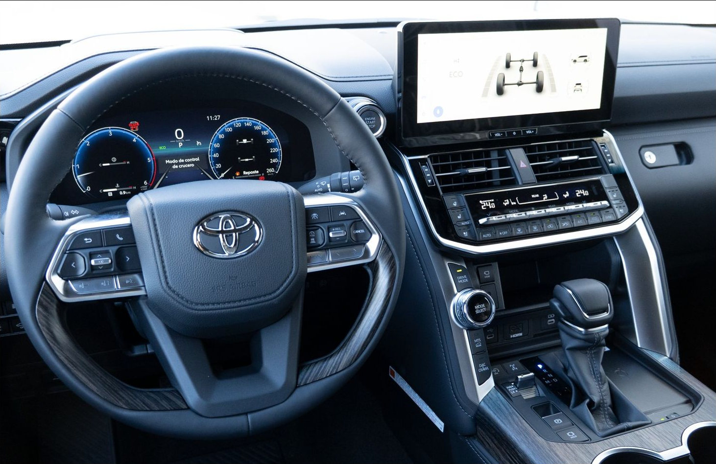Land Cruiser 300 Â· VX A/T Â· interior