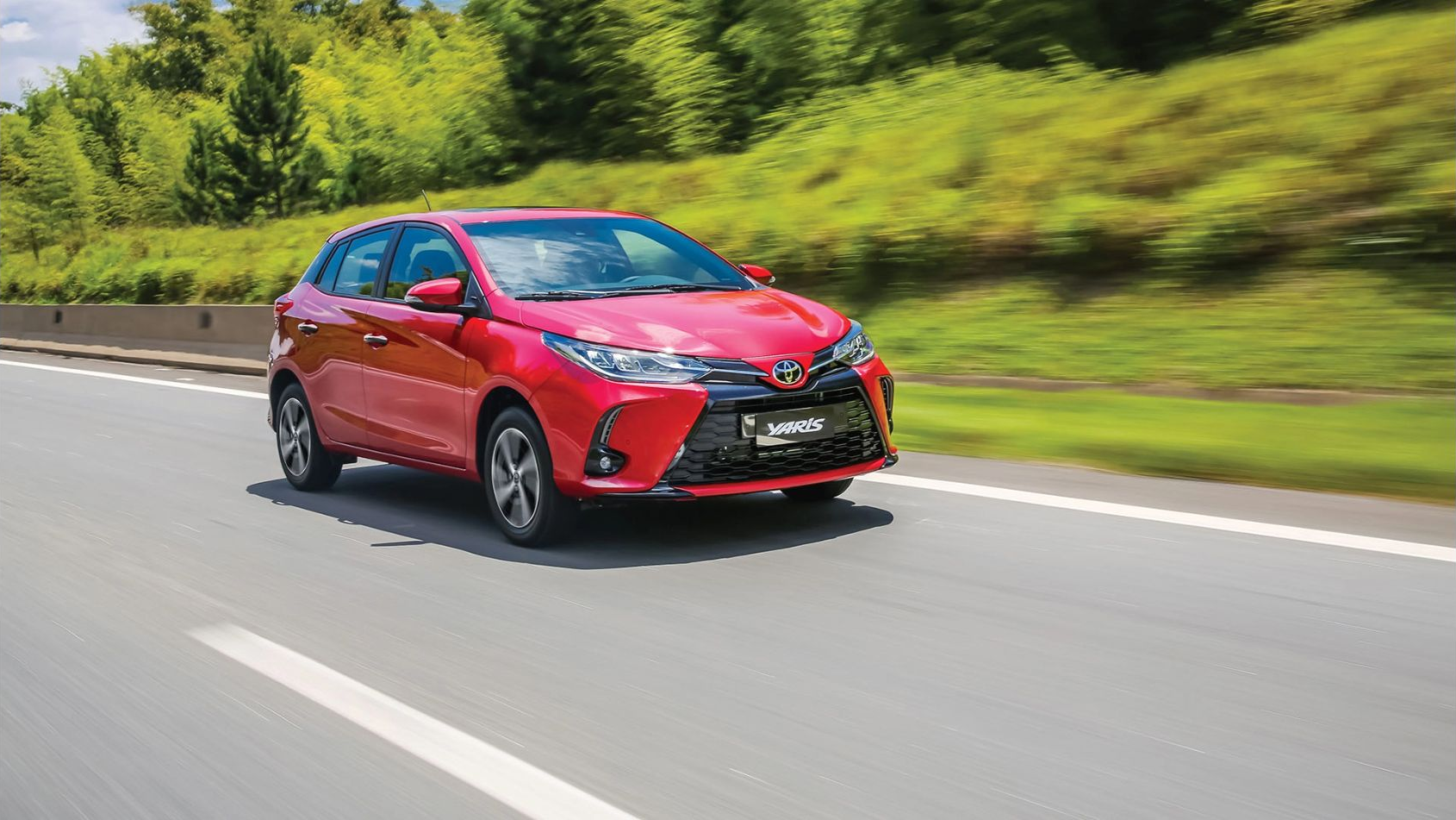 Yaris Hatchback Â· XS 1.5 CVT 5P Â· exterior